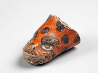 Ame Ker 98  Ame Ker 98, Mexiko, Bundesstaaten Oaxaca und Puebla, Mixteken, Postklassische Periode, Monte Albán V, ca. 1100-1500 n. Chr., Fragment eines Gefäßfußes, Ton, L 4 cm, B 2,4 cm : Museumsfoto: Claus Cordes, Bestandskatalog Ethnologie